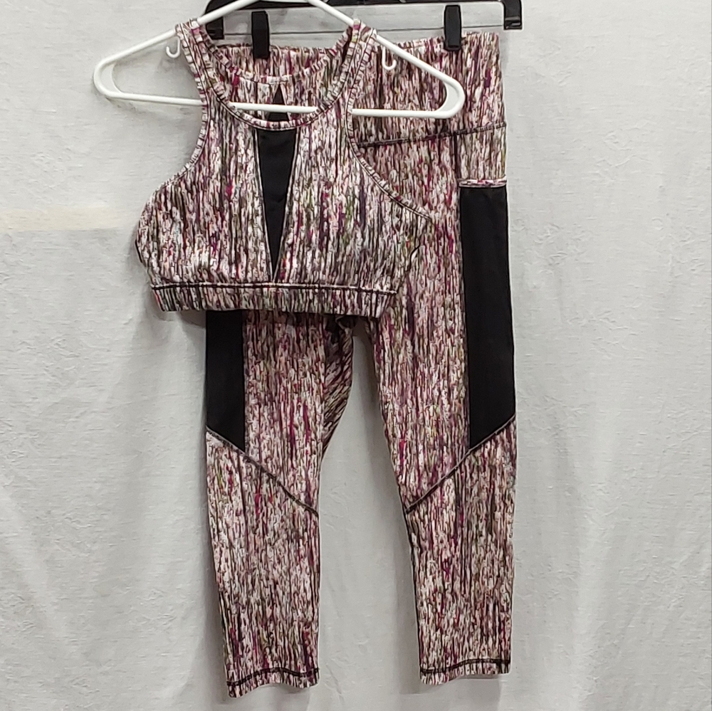 C&C Sport Racer Back Top Capri Leggings Athletic Set Medium